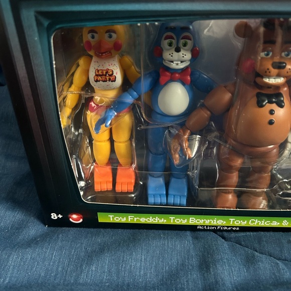 Five Nights at Freddy's 4-Pack: Toy Freddy Toy Bonnie Toy Chica & Mangle 5” - Picture 2 of 10